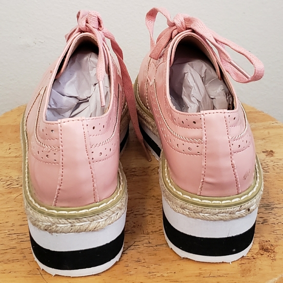 Womans Pale Pink Platform Oxfords NWB Size 7.5 - Picture 6 of 7